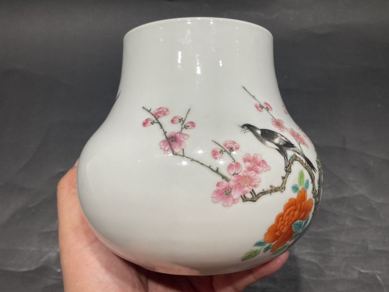 清道光 粉彩喜上眉梢纹鱼篓尊 - 图5