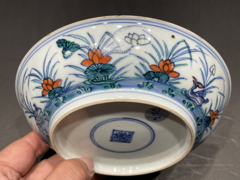 清雍正 斗彩荷塘鸳鸯图盘 - 图9