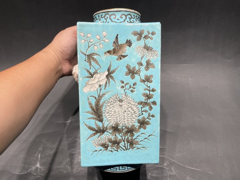清光绪 松石绿地墨彩花鸟纹琮式瓶一对 - 图2