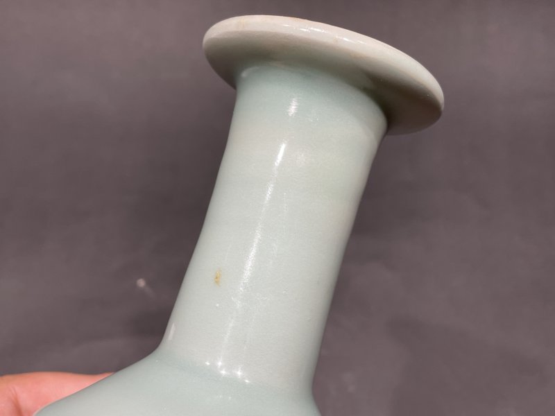 明 龙泉窑粉青釉纸槌瓶 - 图6