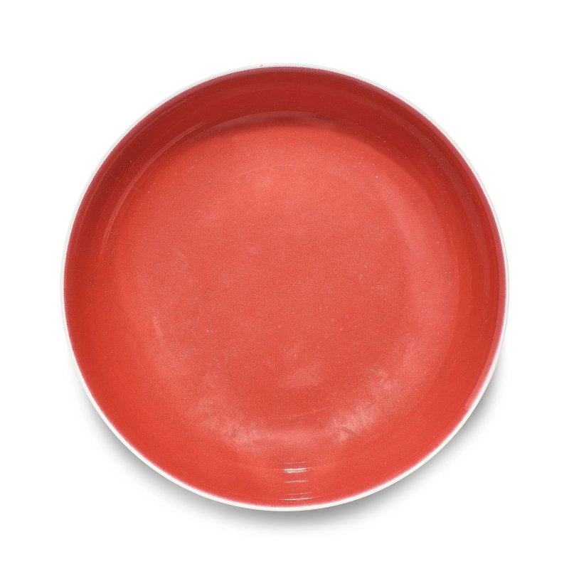 清乾隆 紅釉盤 | A COPPER-RED-GLAZED DISH - 图3