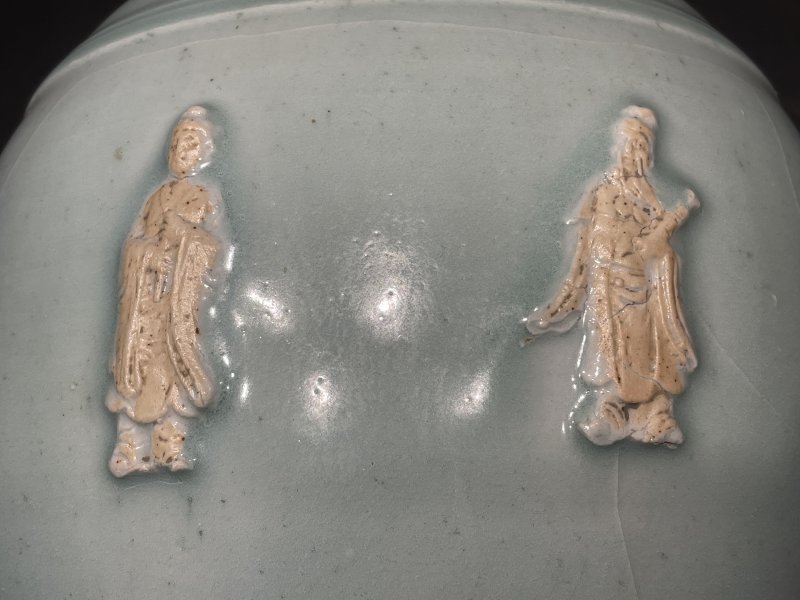 明 十五世纪仿龙泉窑贴塑八仙人物梅瓶 - 图8