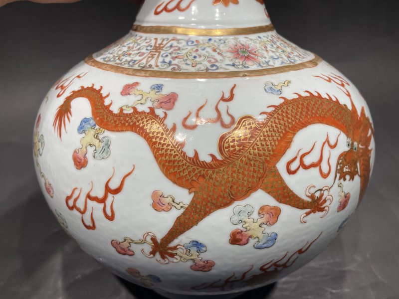 清光绪 粉彩云龙纹赏瓶 - 图8