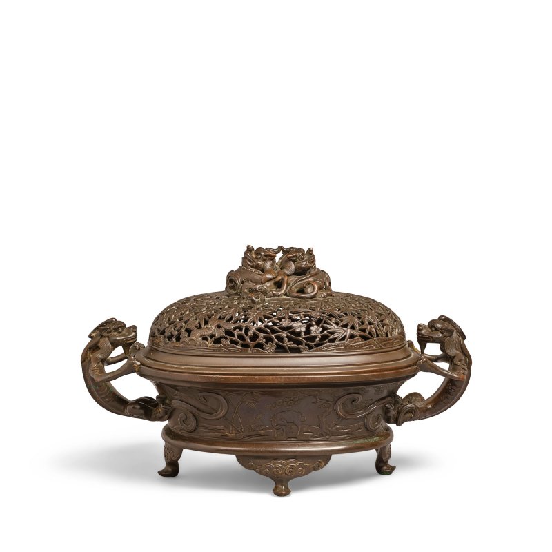 十九世紀 銅螭龍耳歲寒三友紋蓋爐 | A 'CHILONG' HANDLED BRONZE CENSER AND COVER