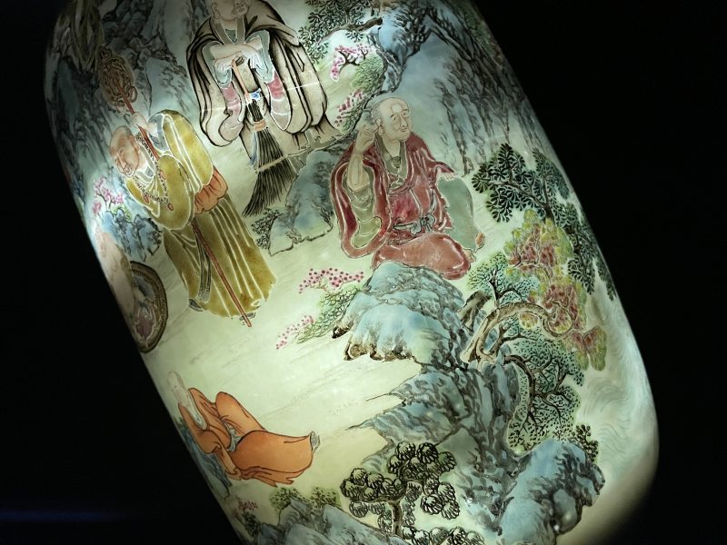 清乾隆 粉彩十八罗汉图灯笼瓶 - 图16