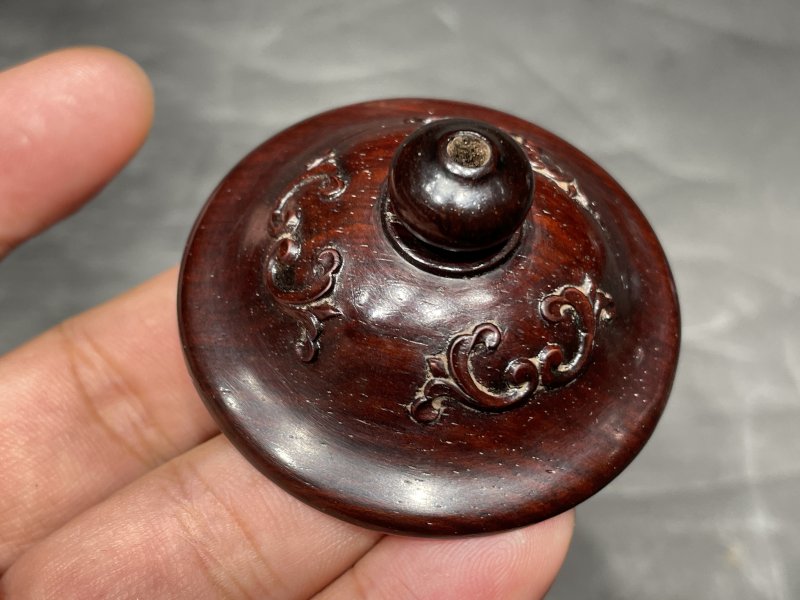 清中晚期 青花缠枝花卉八宝纹香壶（带木盖，木座） - 图12