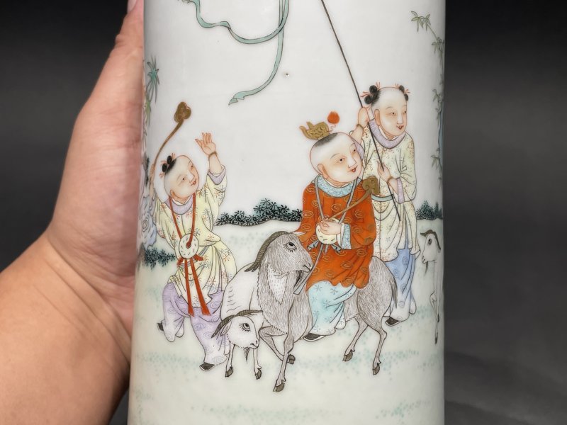 民国 粉彩麟趾呈祥帽筒一对 - 图15