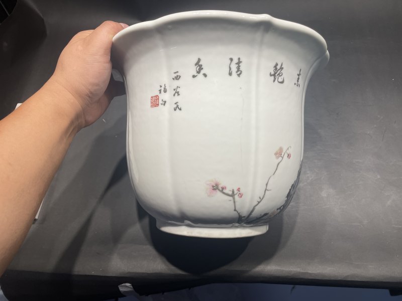 民国 粉彩折枝梅花花口花盆一对 - 图6
