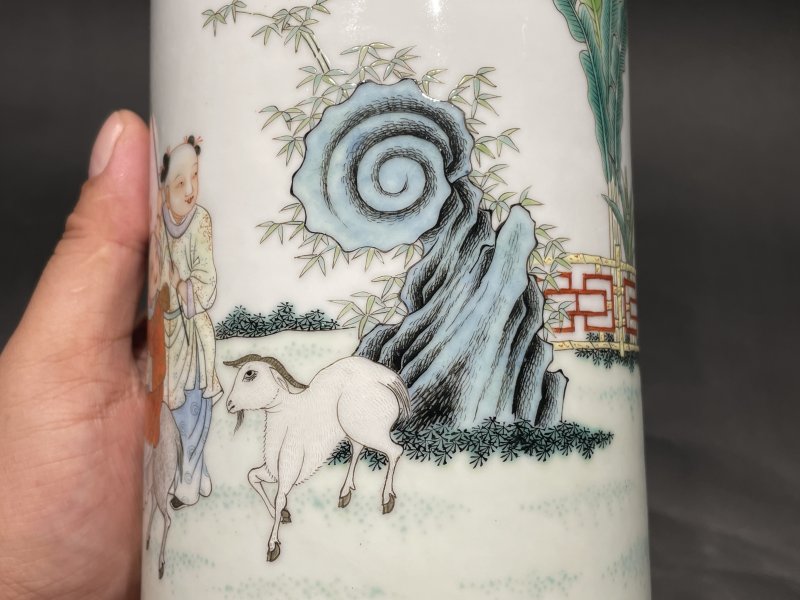 民国 粉彩麟趾呈祥帽筒一对 - 图16