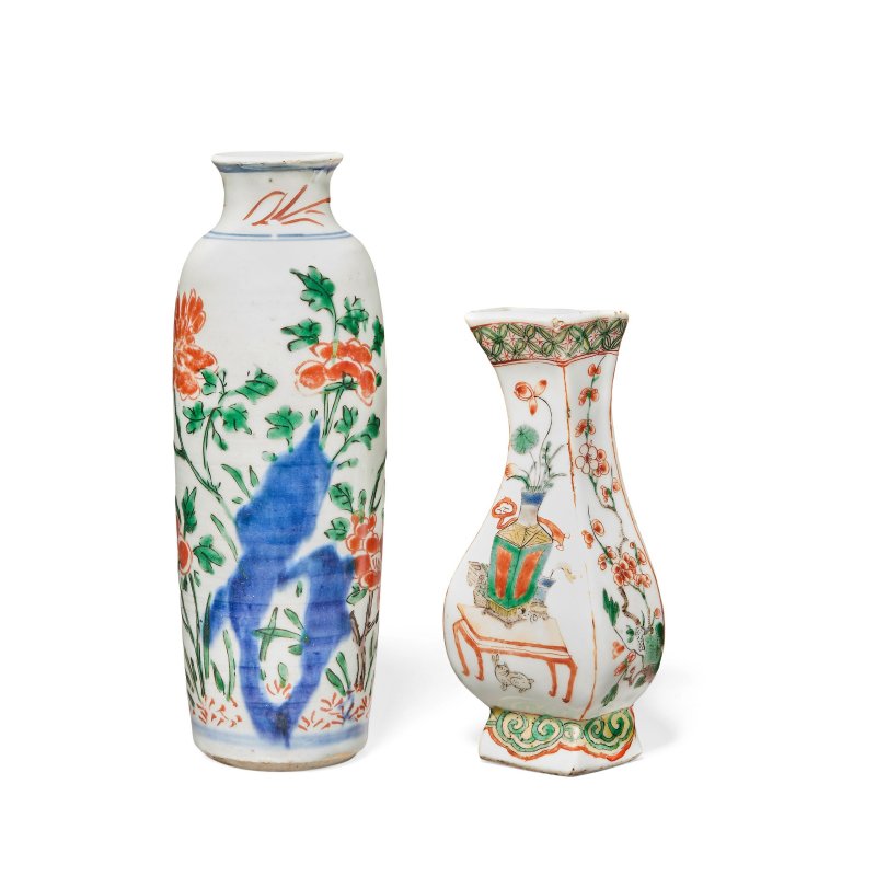 清順治至康熙 五彩壁瓶及筒瓶 | A FAMILLE VERTE WALL VASE AND A WUCAI SLEEVE VASE