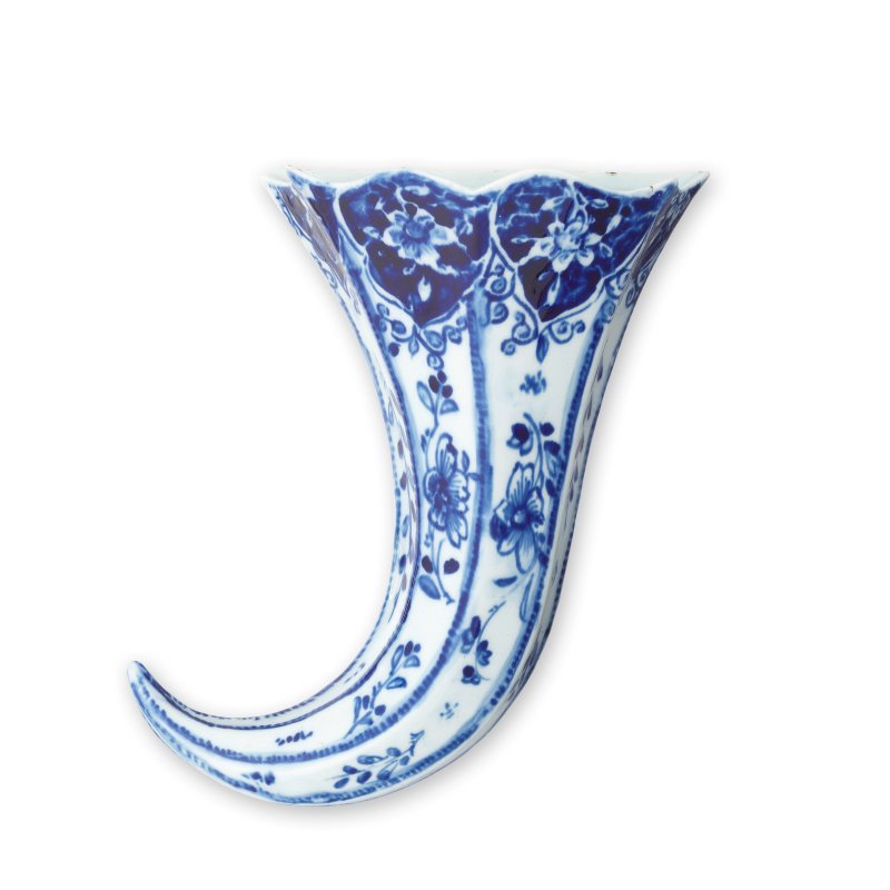 A Vauxhall cornucopia wall pocket, circa 1754-56
