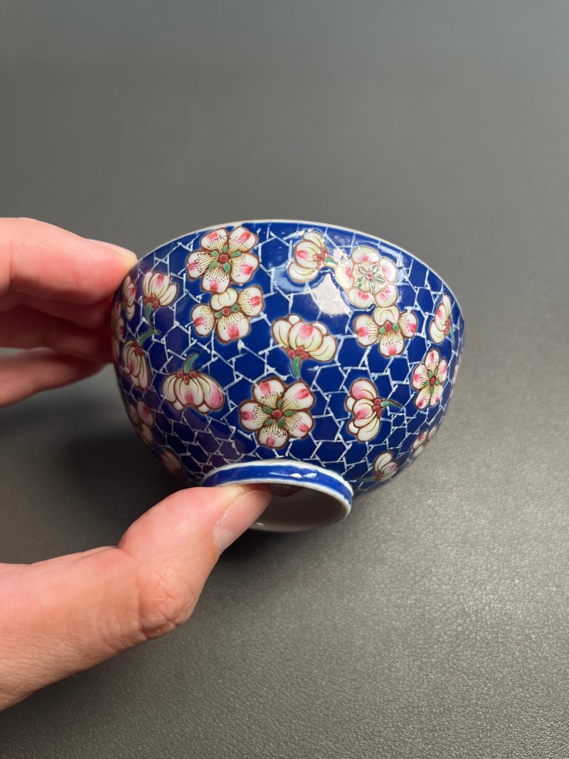 清道光  蓝料地珐琅彩冰梅纹茶圆（一对） - 图6