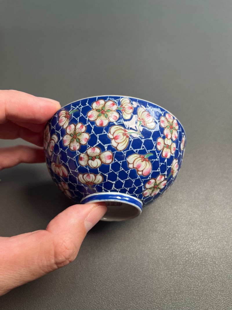 清道光  蓝料地珐琅彩冰梅纹茶圆（一对） - 图7