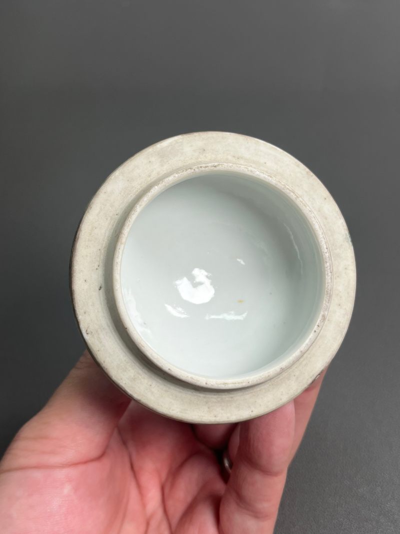 民国  粉彩婴戏图盖罐（一对） - 图22