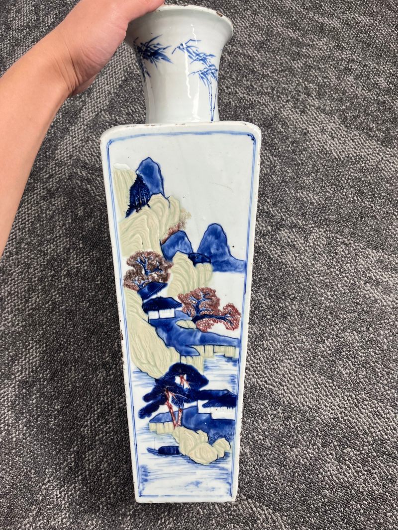 清康熙  釉下三彩山水人物亭台楼阁图四方瓶（税） - 图6