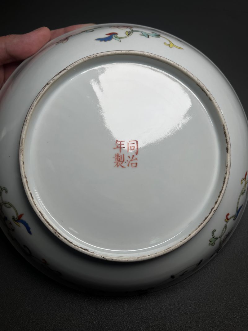 清同治  黄地粉彩 " 喜鹊登梅 " 图盘 - 图14