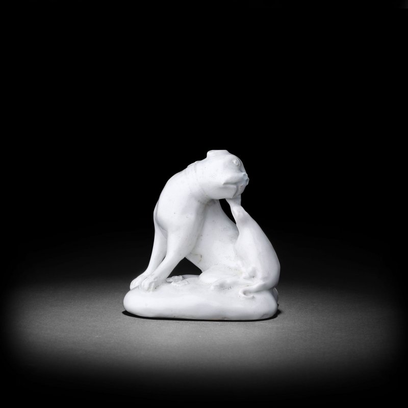 An Derby white model of a pug dog, circa 1750-52 - 图3