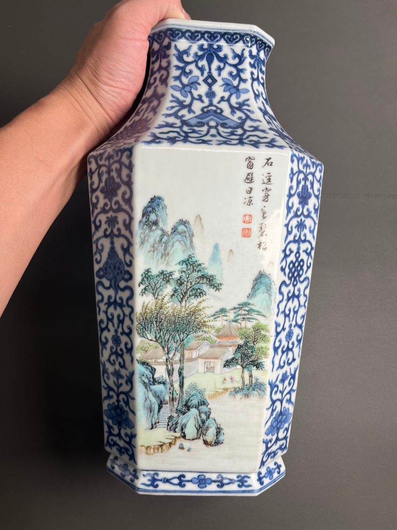 清乾隆  青花八吉祥开光洋彩“四时燕居”图诗文八方瓶 - 图8