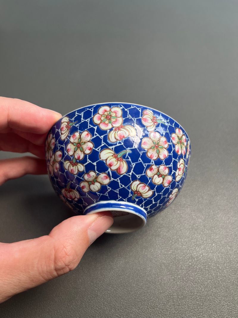 清道光  蓝料地珐琅彩冰梅纹茶圆（一对） - 图8
