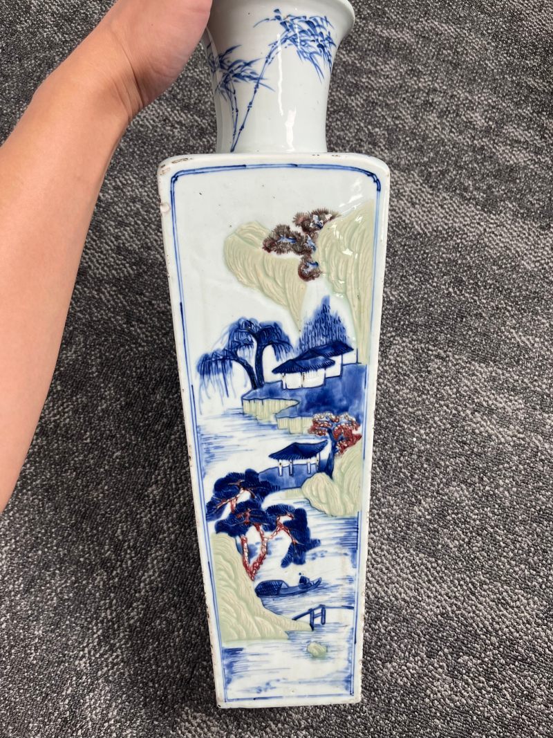 清康熙  釉下三彩山水人物亭台楼阁图四方瓶（税） - 图7