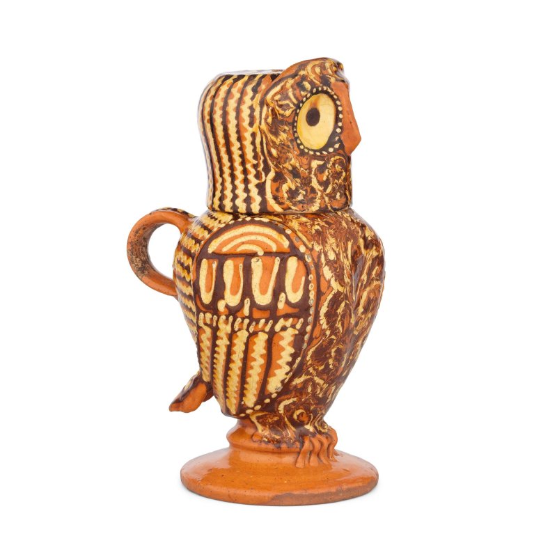 A remarkable Staffordshire slipware owl jug and cover, circa 1690-1710 - 图6