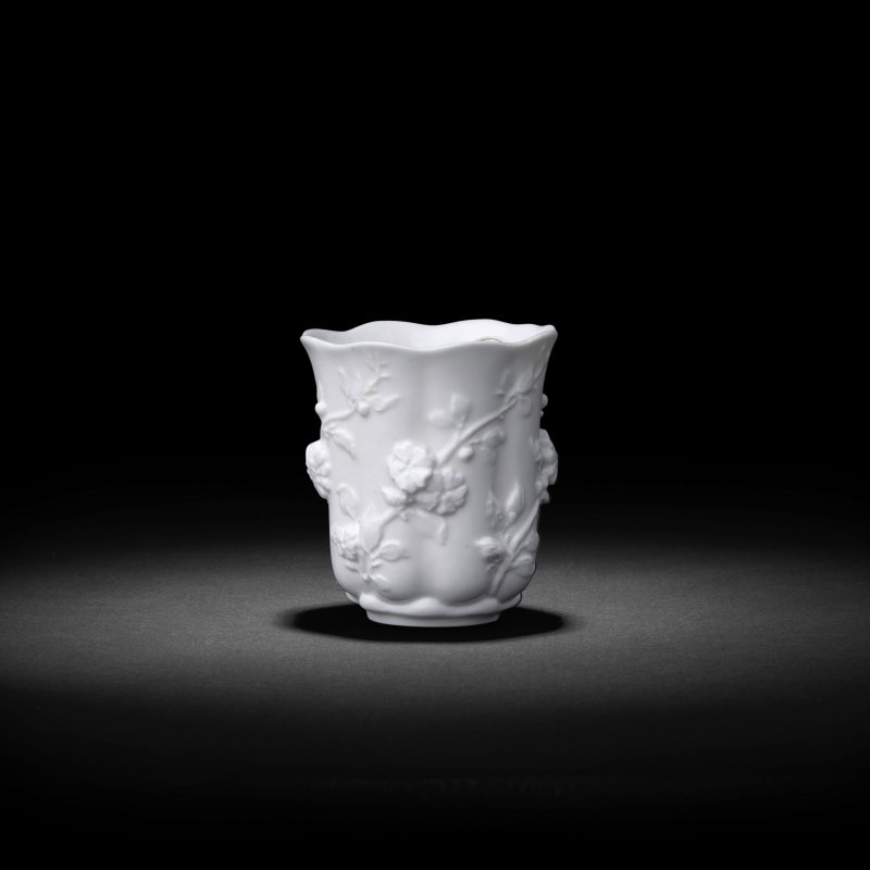 An extremely rare Chelsea white 'teaplant' beaker, circa 1745-49 - 图4