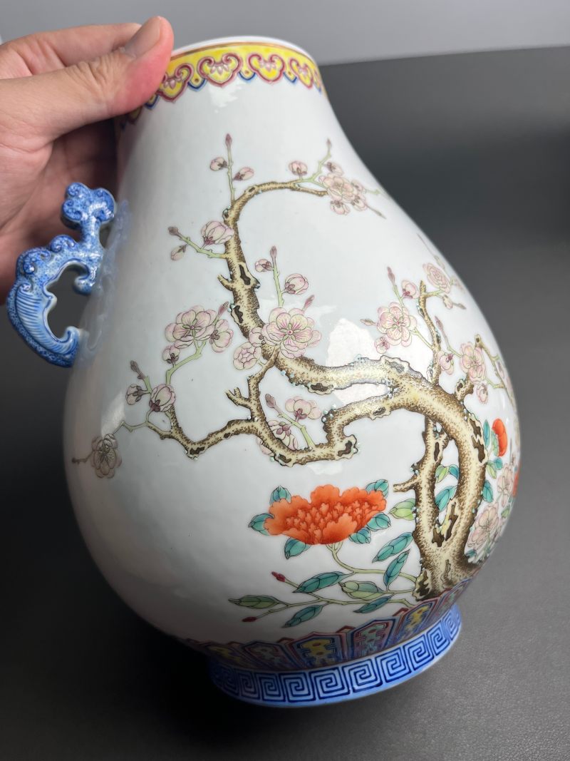 民国  粉彩梅花花卉图螭耳尊（一对） - 图19