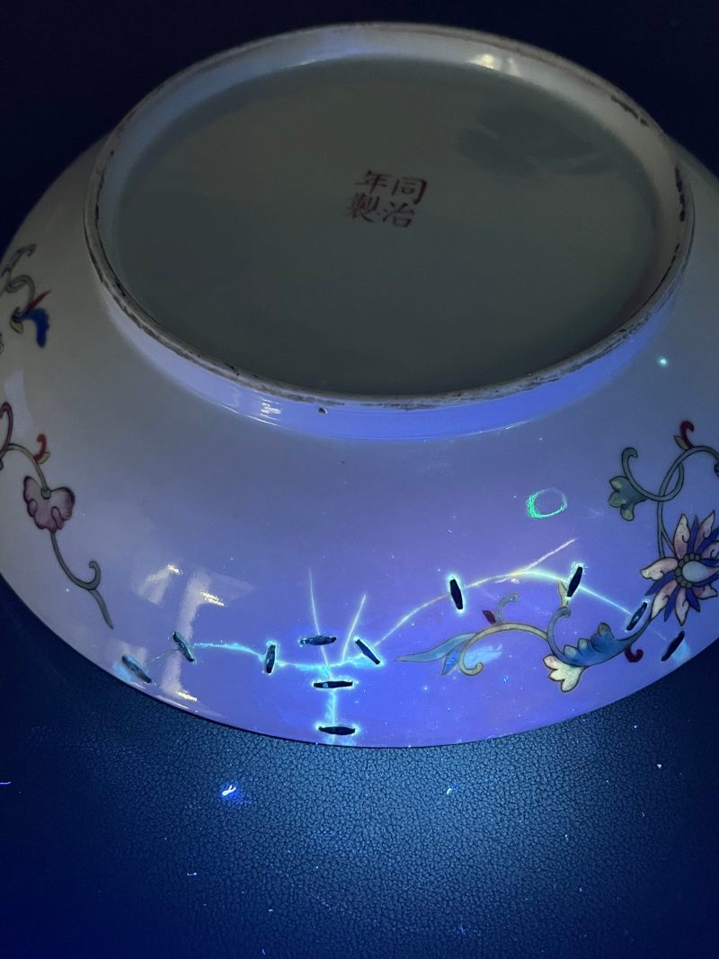 清同治  黄地粉彩 " 喜鹊登梅 " 图盘 - 图16