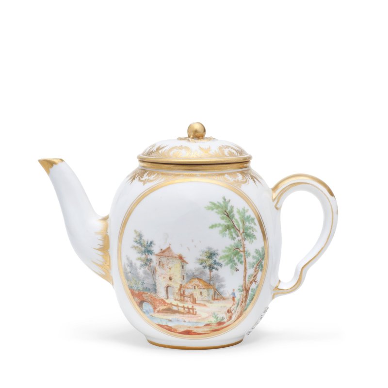 A Sèvres hard-paste porcelain teapot and cover (théière 'Calabre'), dated 1773