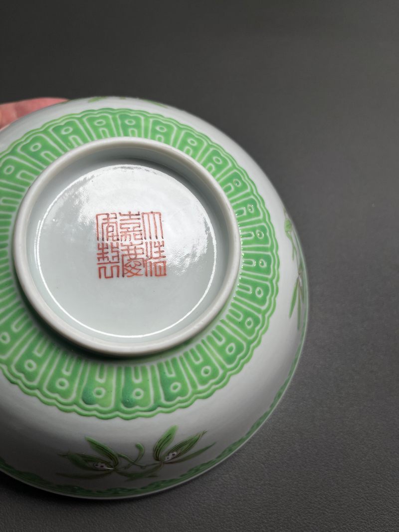 清嘉庆  淡绿料兰花纹碗（一对） - 图24