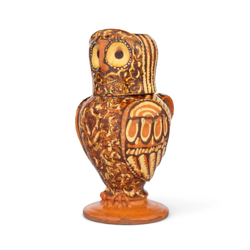 A remarkable Staffordshire slipware owl jug and cover, circa 1690-1710 - 图7
