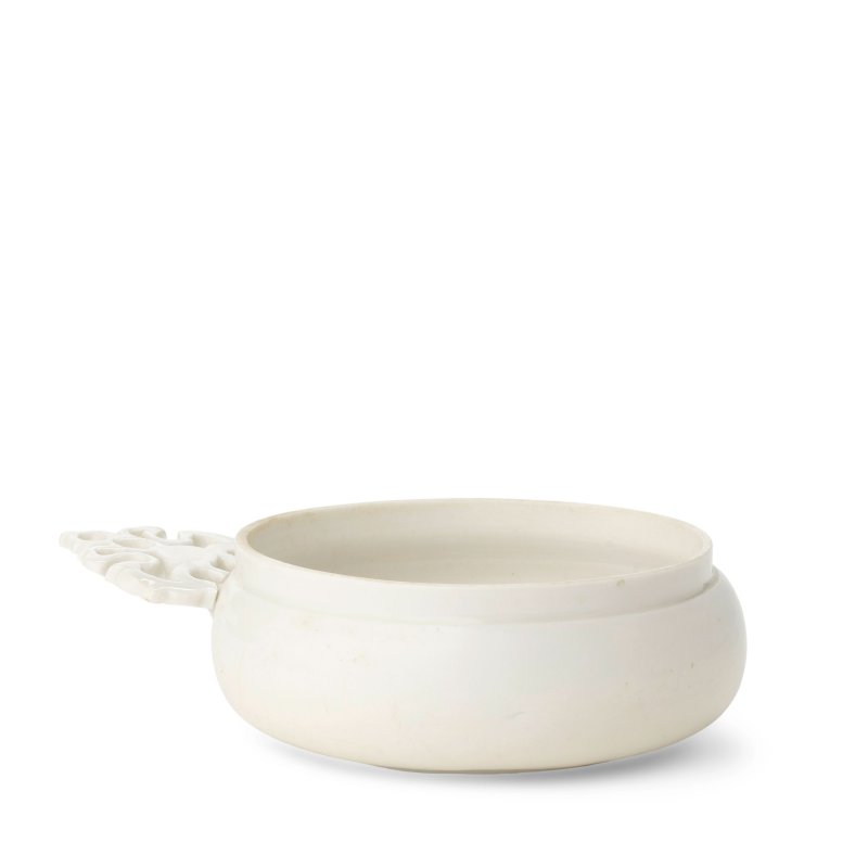 清康熙 德化窯長柄盌 | A BLANC-DE-CHINE PORRINGER