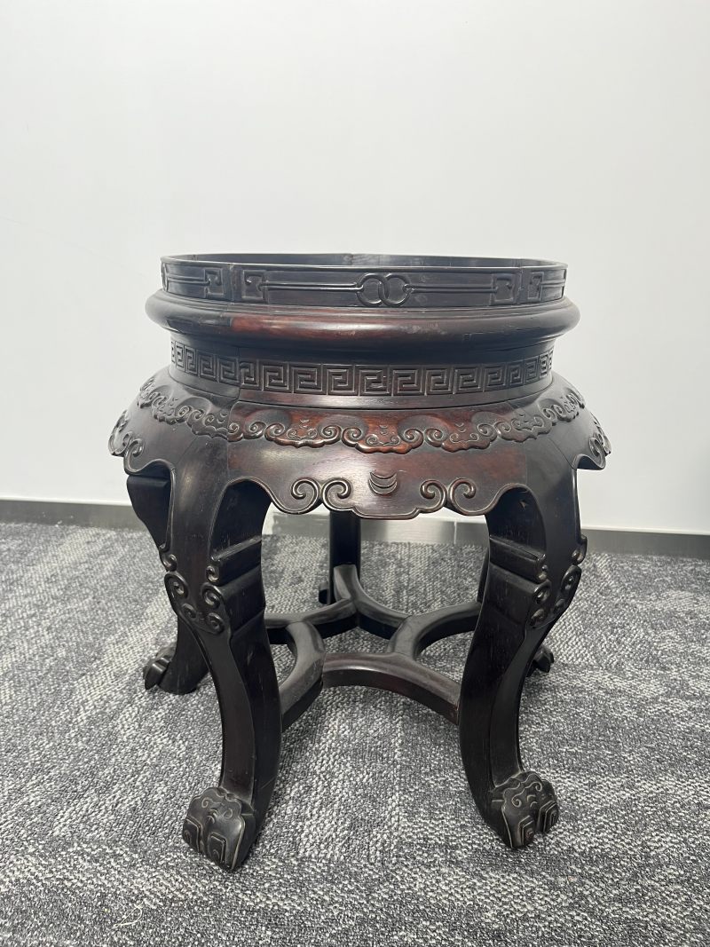 清康熙  御制青花釉里红“八龙贺寿”纹大花盆 ( 带木座 ) - 图25