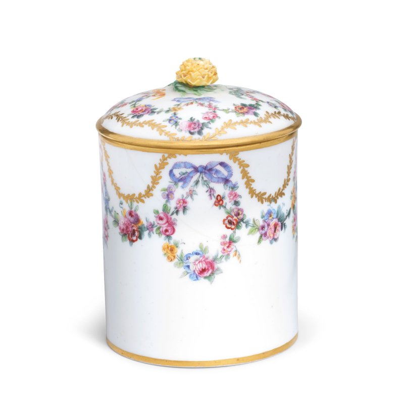 A Sèvres tobacco jar and cover (pot à tabac), dated 1772