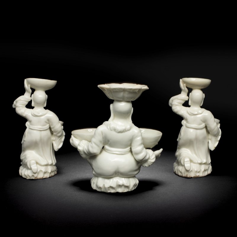A set of three Saint-Cloud figural salts, circa 1730-40 - 图2
