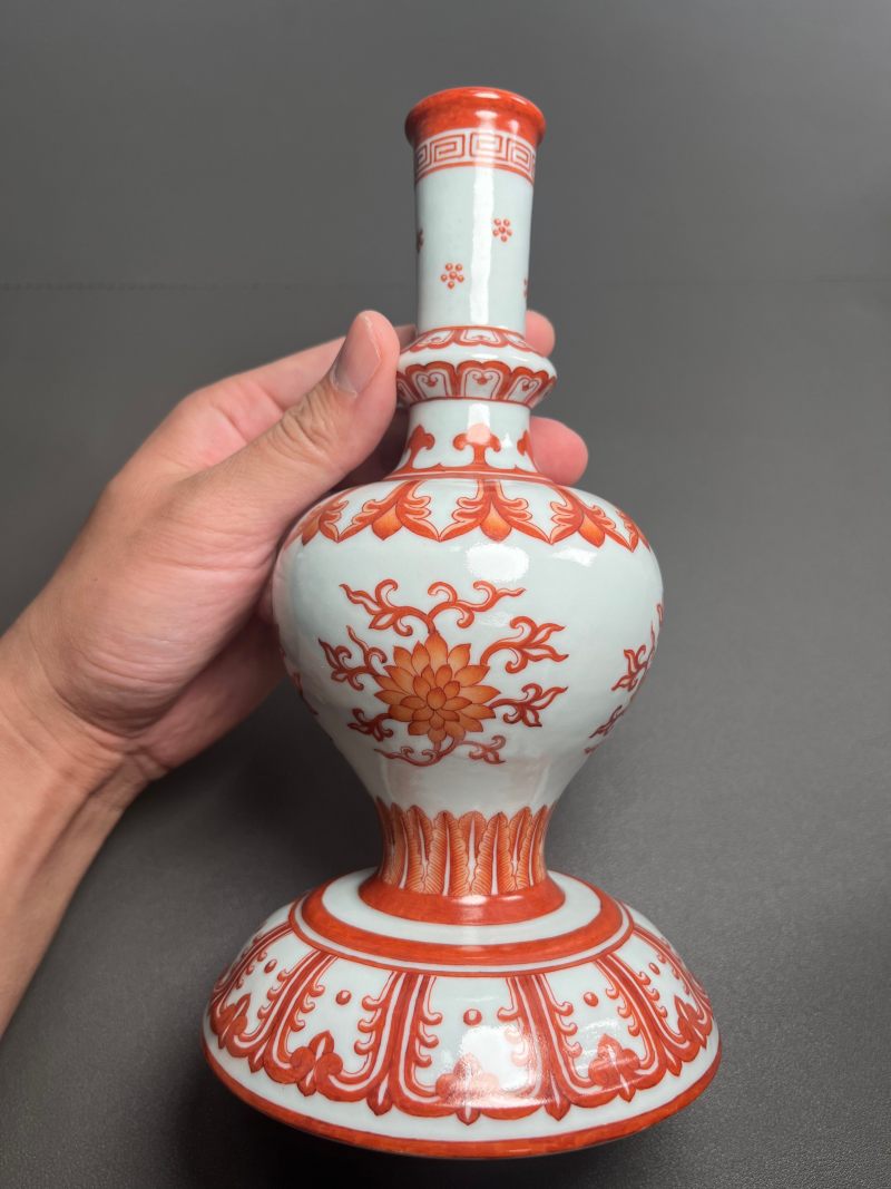 清乾隆  矾红彩缠枝莲纹甘露瓶 - 图9