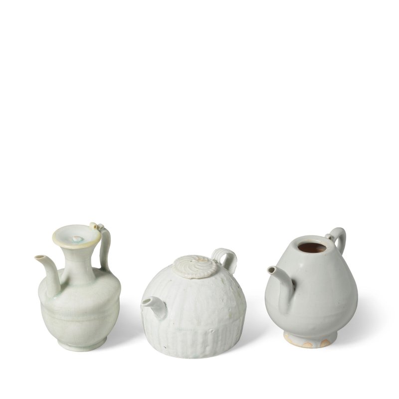 宋/元 青白壺三件 | THREE QINGBAI-GLAZED EWERS