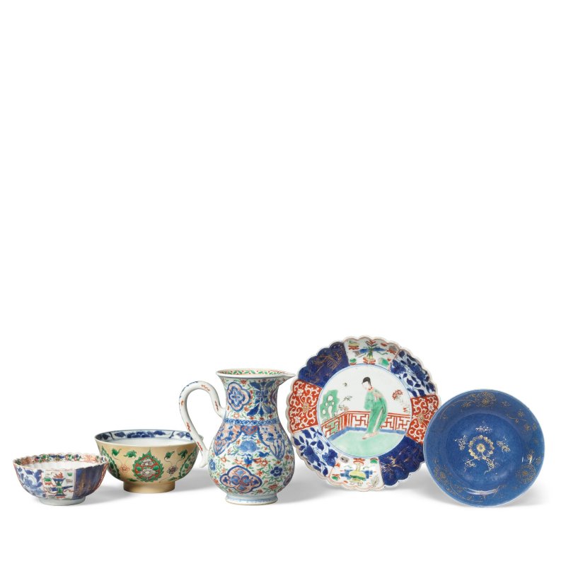 清康熙 青花礬紅五彩瓷器一組 | A GROUP OF FAMILLE VERTE AND POWDER BLUE WARES - 图3