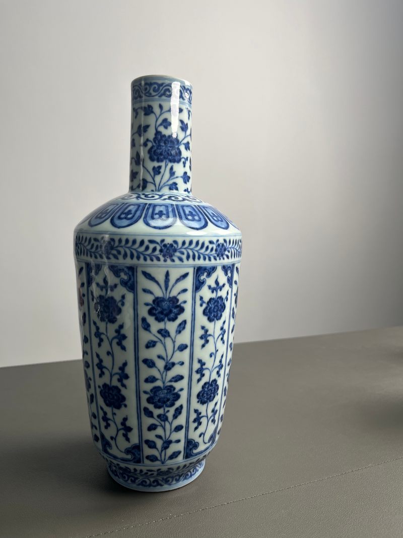 清乾隆  青花花卉纹棒槌瓶 - 图4