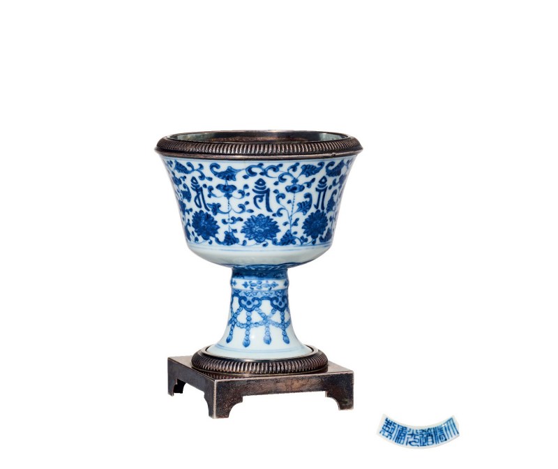 清道光  青花缠枝莲纹高足杯 - 图1