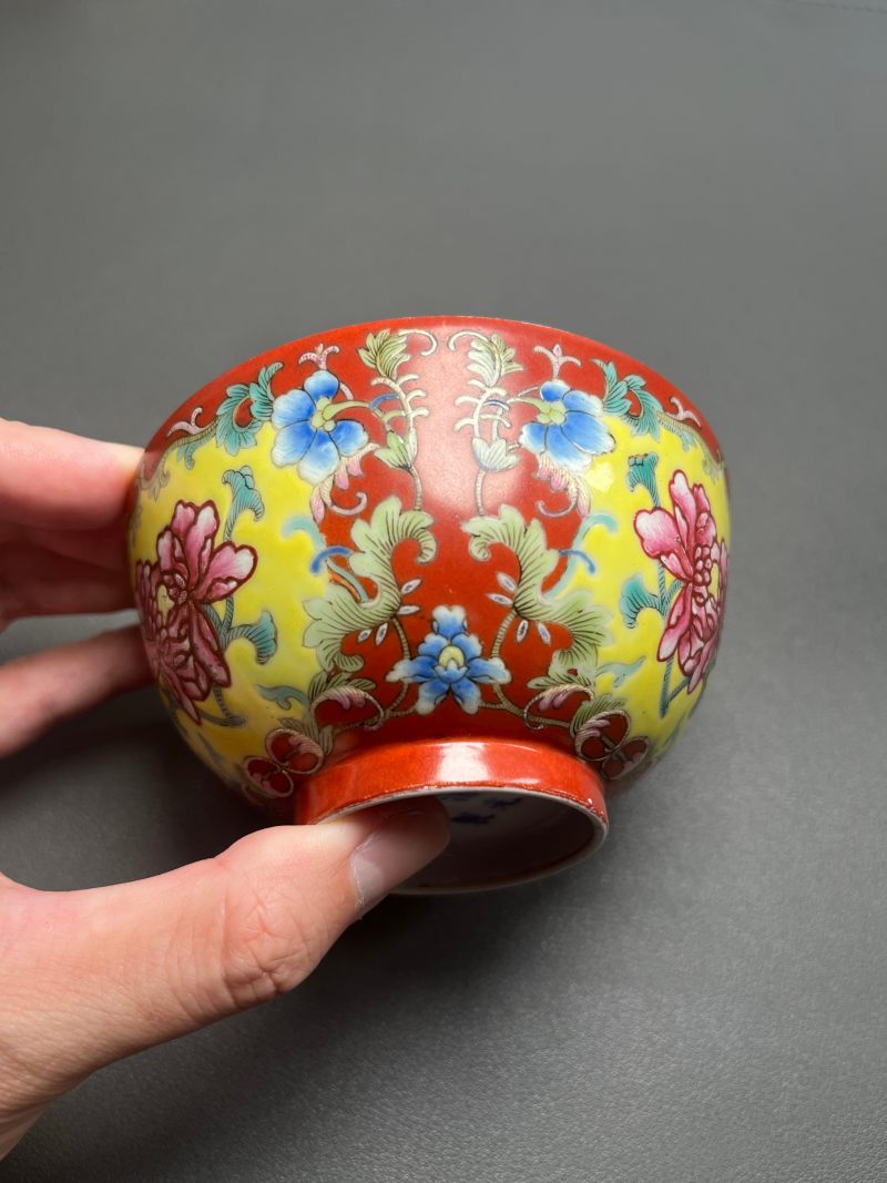 清光绪  珊瑚红地洋彩花卉碗（一对） - 图20