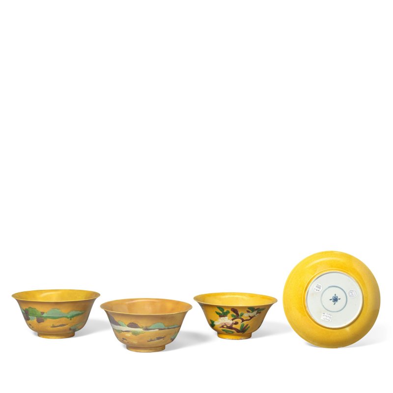 清康熙 黃地素三彩盤一件及盌三件 | A YELLOW, GREEN AND AUBERGINE-GLAZED DISH AND TWO YELLOW GROUND, GREEN AND AUBERGINE-GLAZED VESSELS - 图2