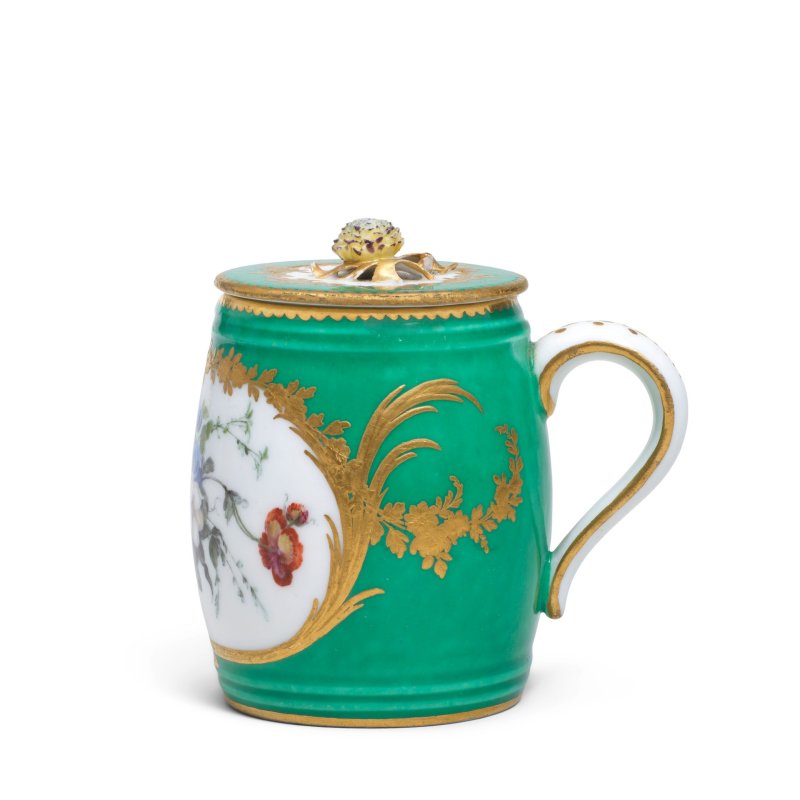 A Sèvres green-ground mustard pot and cover (moutardier ordinaire), dated 1763 - 图3