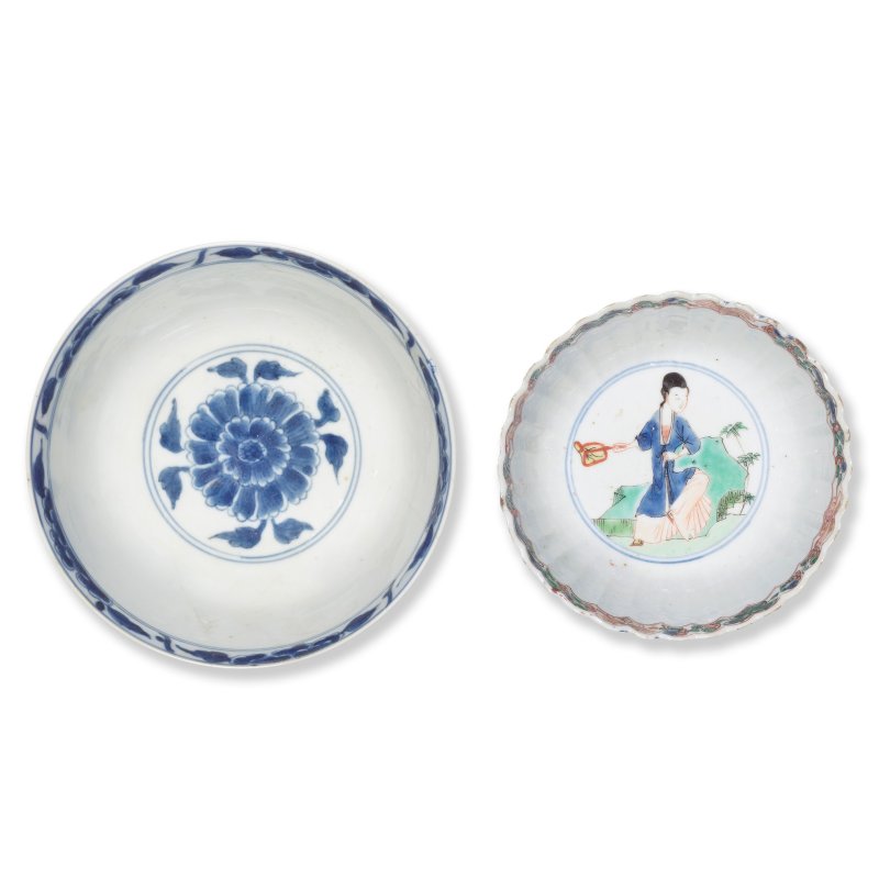 清康熙 青花礬紅五彩瓷器一組 | A GROUP OF FAMILLE VERTE AND POWDER BLUE WARES - 图5