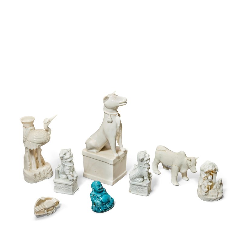 十七/十八世紀 德化瓷一組七件及松石綠釉布袋和尚一件 | A GROUP OF BLANC-DE-CHINE WARES AND A TURQUOISE-GLAZED MODEL OF BUDAI - 图2