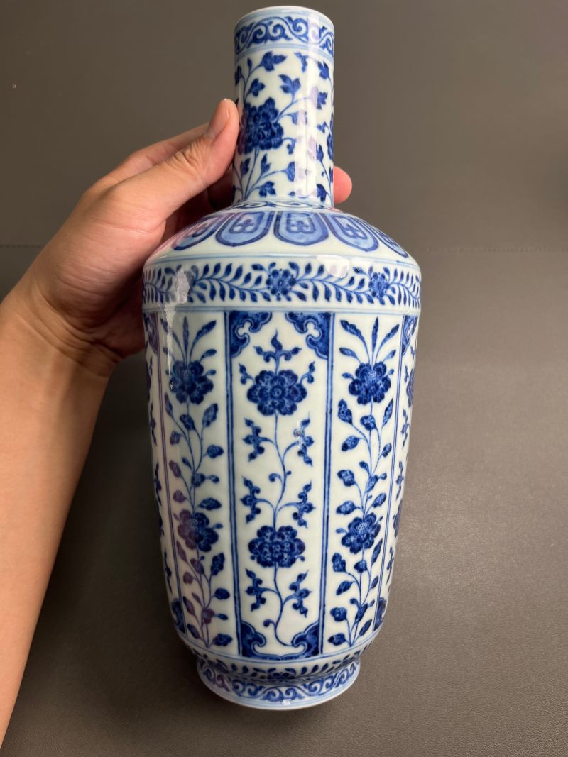 清乾隆  青花花卉纹棒槌瓶 - 图6