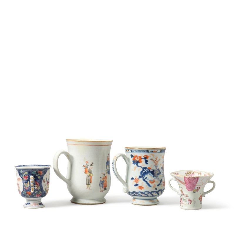 清乾隆 伊萬里啤酒盃、粉彩人物故事圖盃兩件及雙耳盃一件 | A CHINESE IMARI TANKARD, A FAMILLE ROSE LIBATION CUP, A FAMILLE ROSE TANKARD AND A DOUBLE HANDLED CUP - 图5