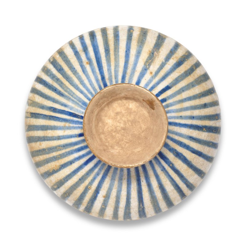 A Kashan underglaze-painted pottery bowl - 图2