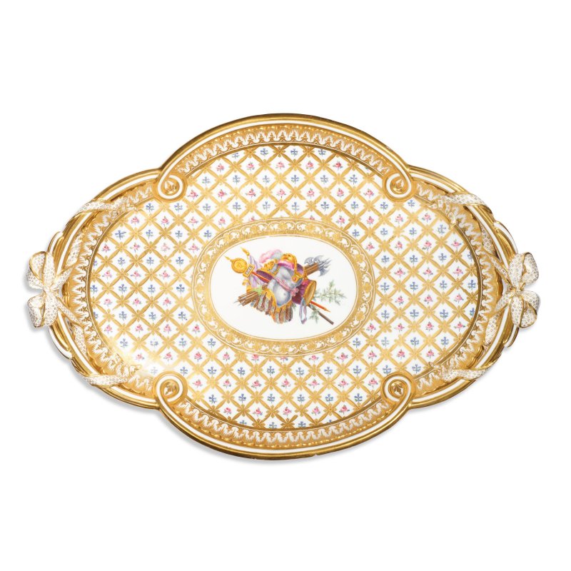 A large Sèvres hard-paste tray (plateau à rubans or plateau ovale polylobé), circa 1775