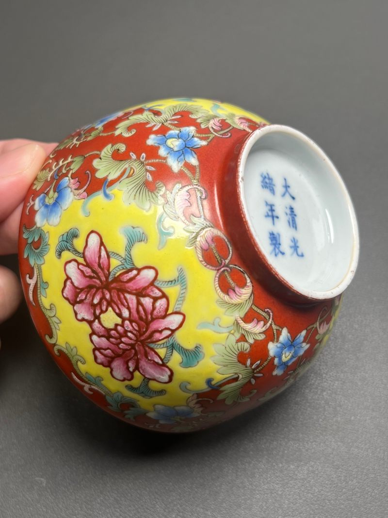 清光绪  珊瑚红地洋彩花卉碗（一对） - 图23